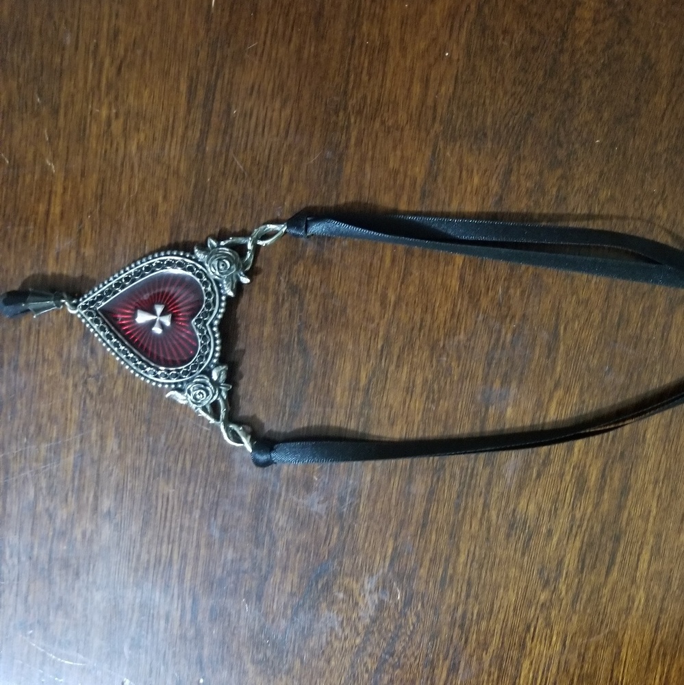 Alchemy Heart Gothic Necklace Choker NWOT